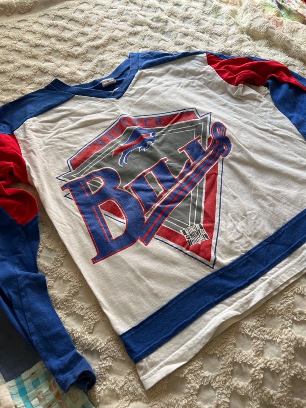 Buffalo Bills White, Blue Red Kids Long-Sleeve Raglan Graphic T NFL Size Large